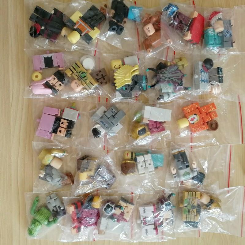 Random 7pcs Games Roblox Building Blocks 6 9cm Robots Hobbies Toys Toys Games On Carousell - roblox the robots mega toxic