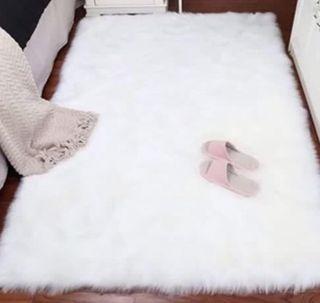 White Fluffy Shaggy Fur Carpet