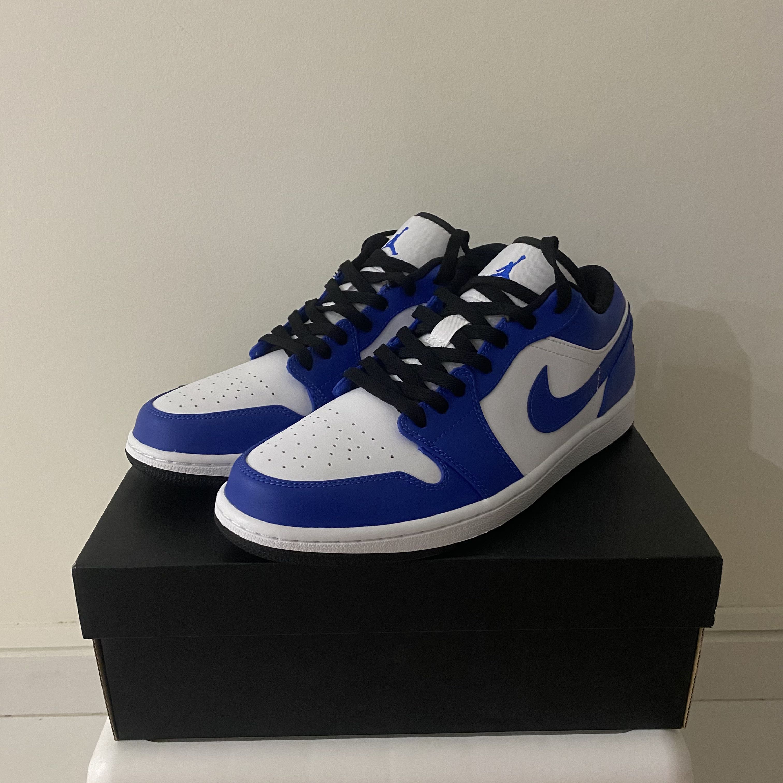 royal blue jordan 1 low