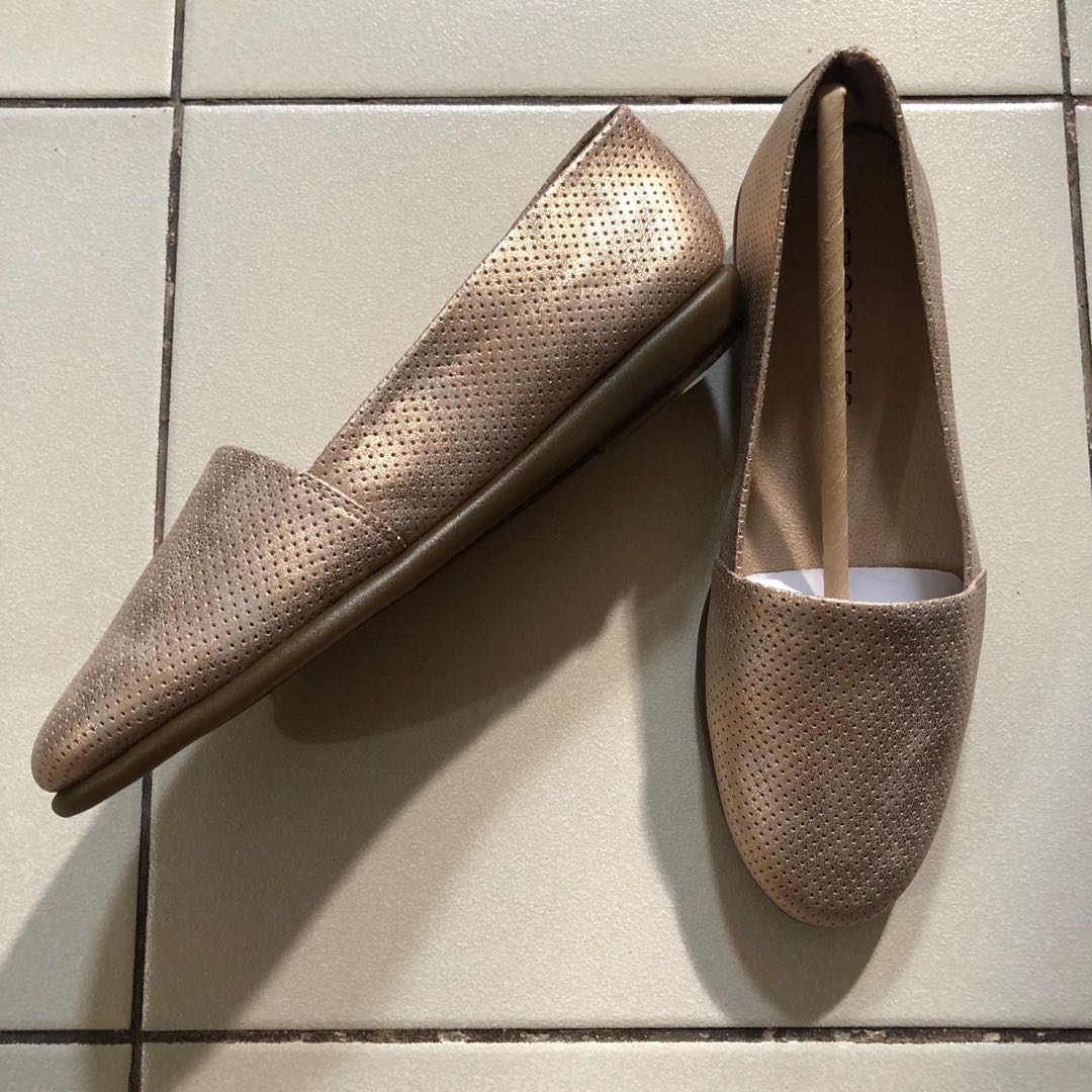 BN Aerosoles Ms Softee Loafers Women s Fashion Footwear Flats Sandals on Carousell
