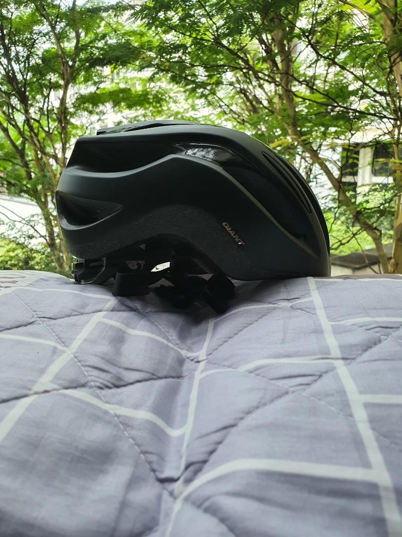 Giant Liv Rev Comp Helmet with TAIL 