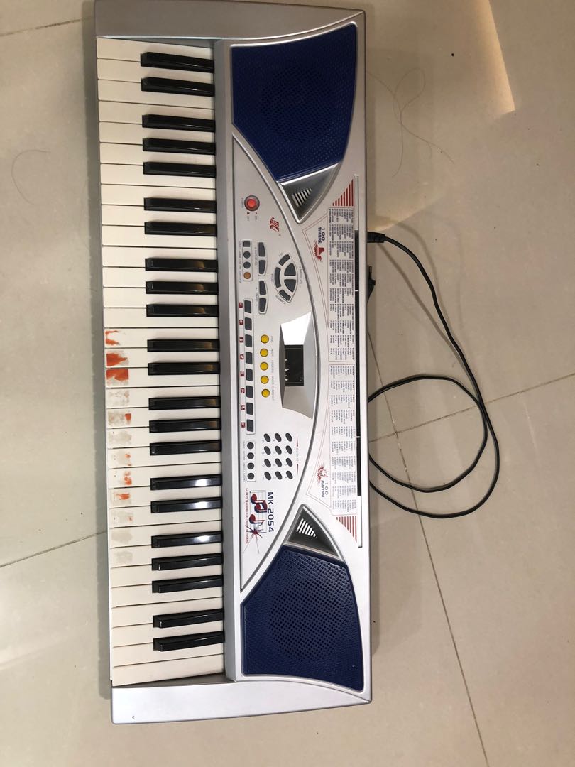 Keyboard (used) Hobbies Toys Music Media Musical Instruments on