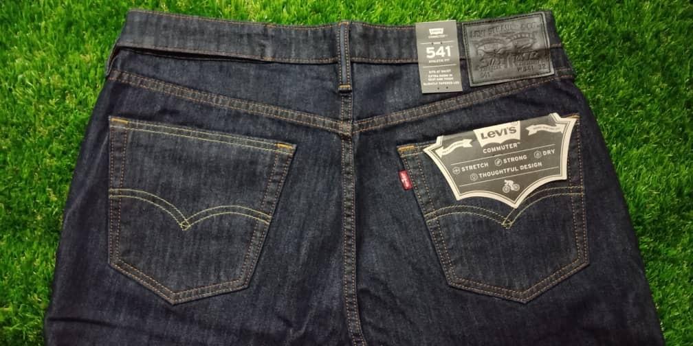 Levi's 541 COMMUTER ORIGIONAL BOUTIQUE, Men's Fashion, Tops & Sets, Formal  Shirts on Carousell