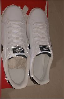 (Category: ) located in . Submitted by shoeauthentic_sg (Listing ID 1055628082, Image 1). Description: .