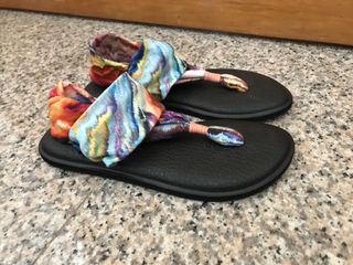 Sanuk Sandals (W Yoga Sling 3 )”, Women's Fashion, Footwear