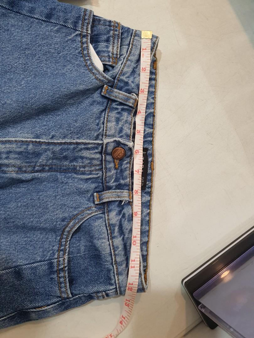 Zara- jeans (Category: Jeans) located in Manila. Submitted by levela (Listing ID 1055586751, Image 3). Description: Rfs: decluttering , looking for a new owner already washed and sanitized Thick Denim best for 22 A little tight in hips area. No when worn, please refer to the images for measurements..