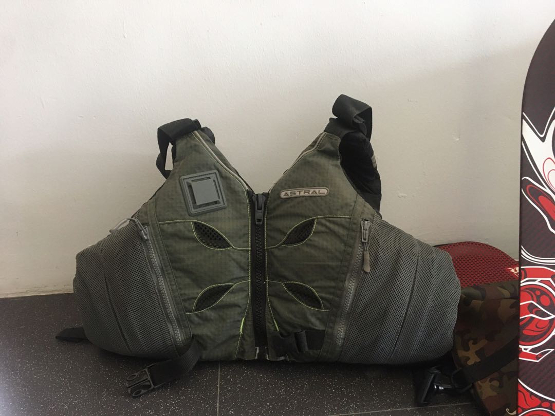 Astral Dragon Boat PFD, Sports Equipment, Sports & Games, Billiards