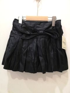 (Category: ) located in . Submitted by dcwardrobe (Listing ID 1055872091, Image 1). Description: .