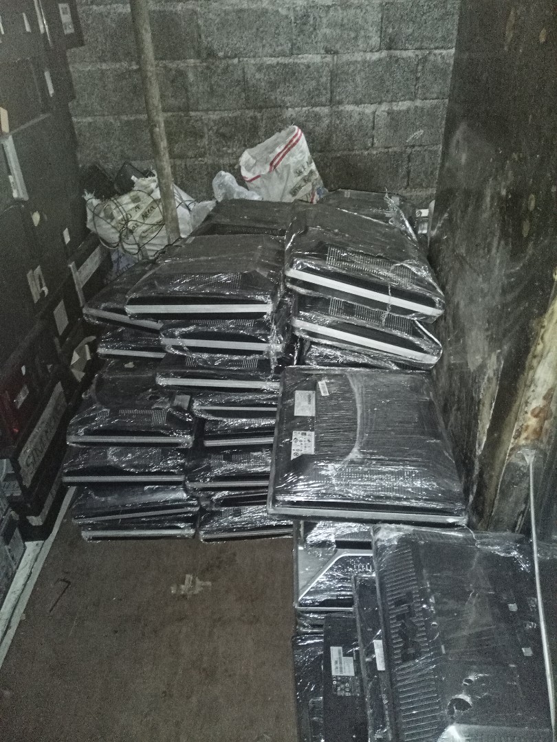 Bulk 19 inches lcd monitor, Computers & Tech, Parts & Accessories, Monitor Screens on Carousell