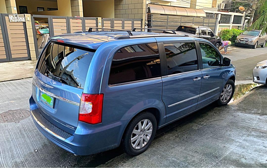 town and country 2020 van