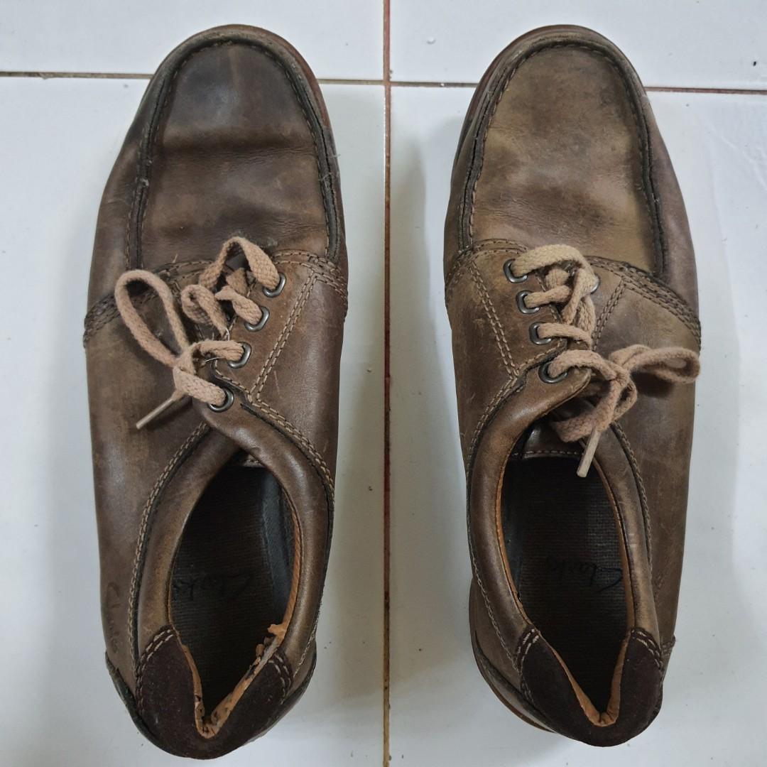 Clarks shoes kasut brown Men s Fashion Footwear Casual shoes on