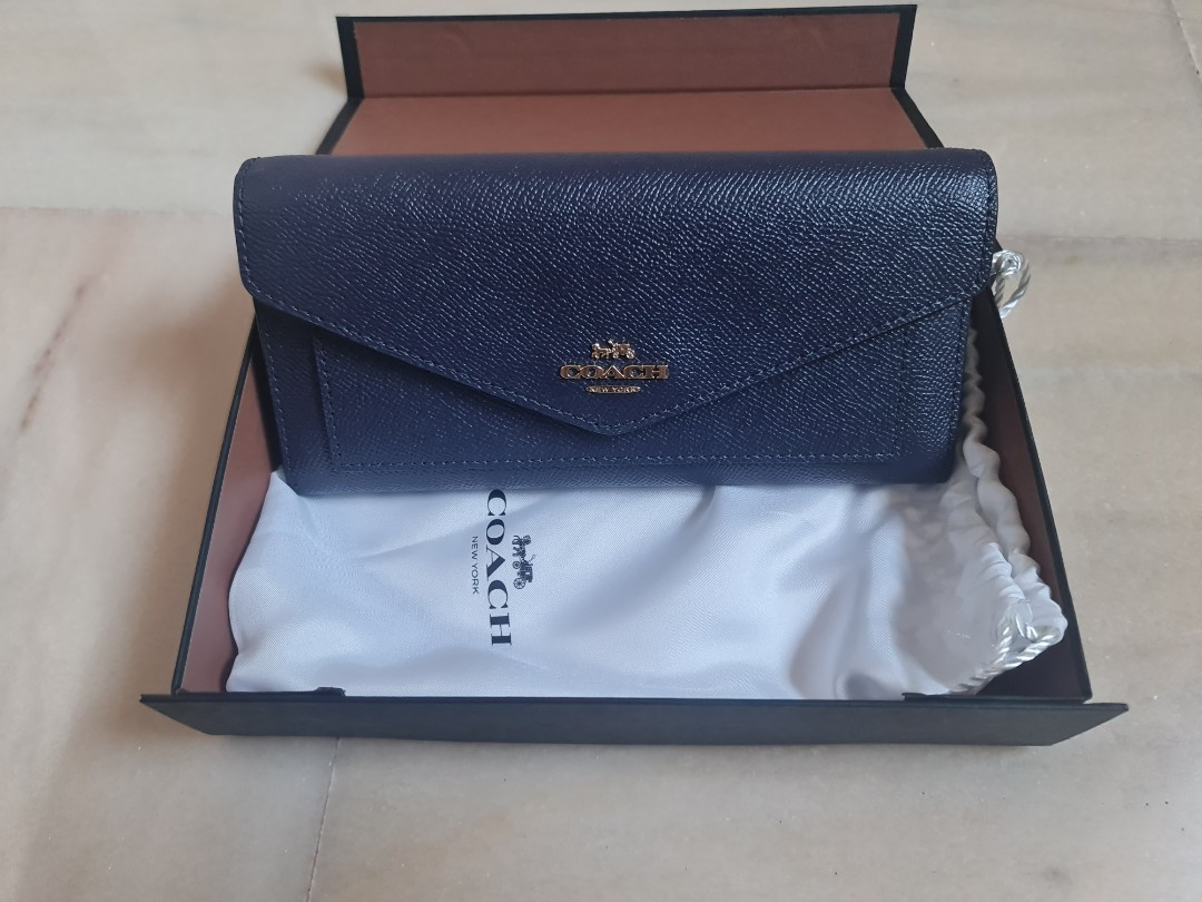 Coach wallet 2025 navy blue