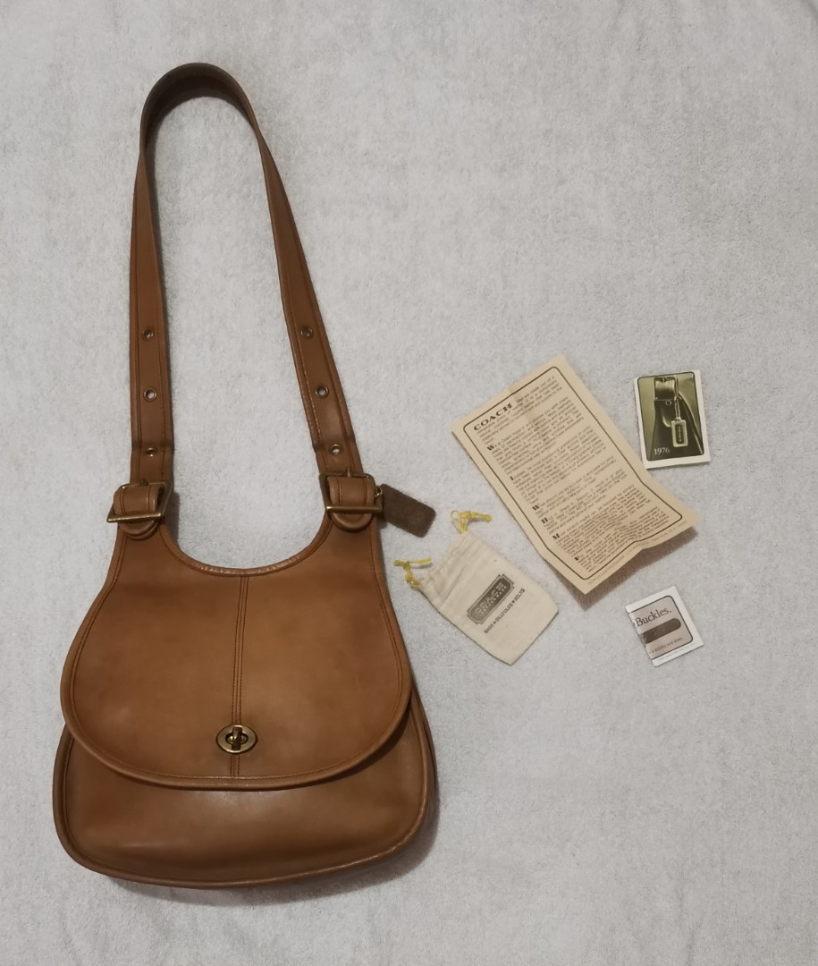 coach crescent bag