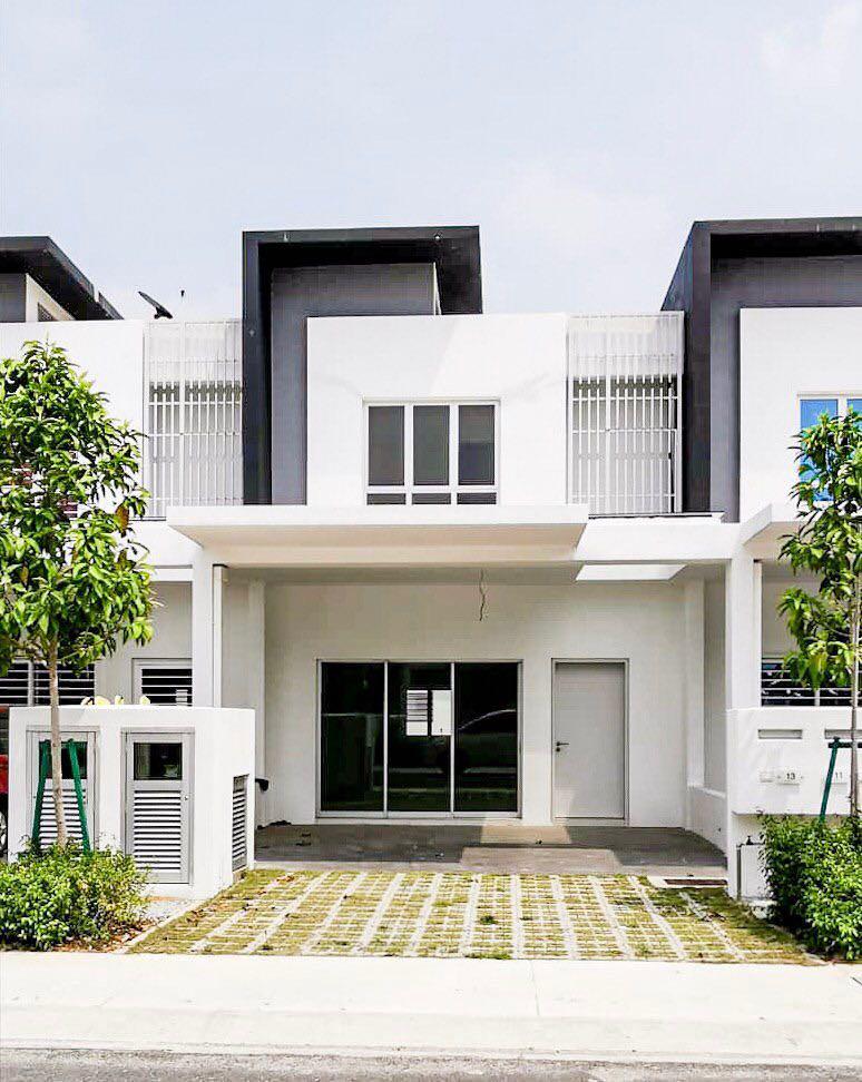 Double Storey Terrace Casa Green Cybersouth Cyberjaya Property For Sale On Carousell