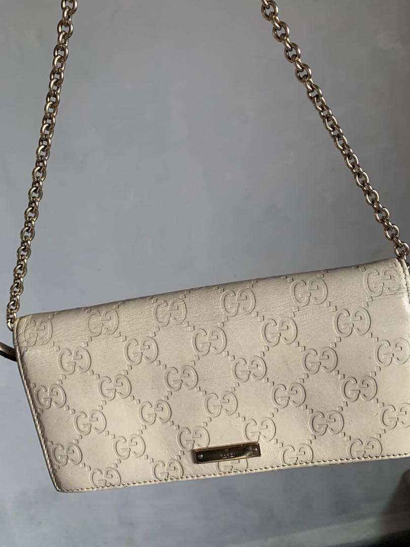 GUCCI sling wallet