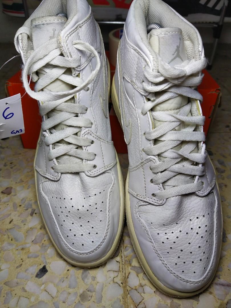 Nike Air Jordan 1 Mid Triple White, Men's Fashion, Footwear, Sneakers ...