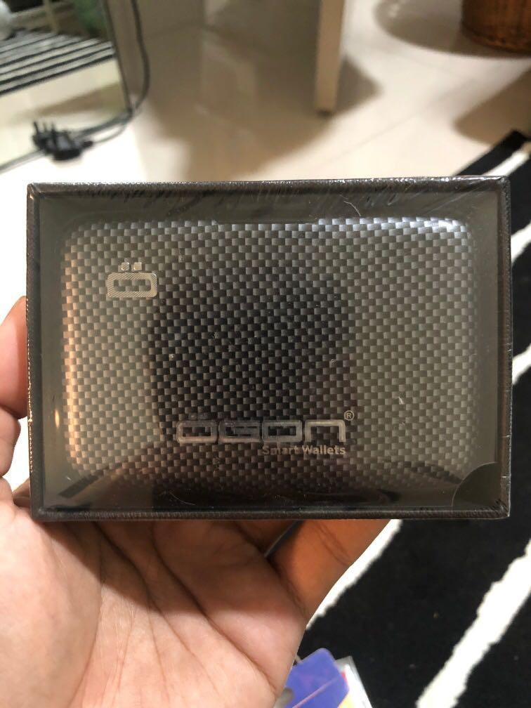 Ogon Smart Wallet Carbon Fiber Men S Fashion Bags Wallets Wallets On Carousell Get yours now on ogondesigns.com oegon invente la ogon smart mini safe wallet a beautiful silver made with aluminium also designed in france and i. ogon smart wallet carbon fiber men s