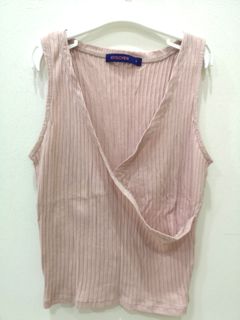 (Category: ) located in . Submitted by dcwardrobe (Listing ID 1055775417, Image 1). Description: .