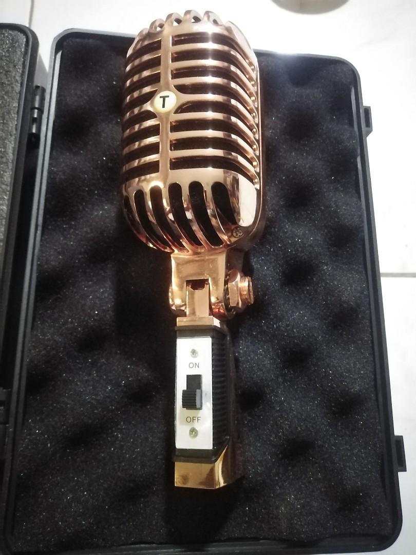 Retro microphone Elvis mic (Category: Microphones) located in Quezon City. Submitted by smithwarren46 (Listing ID 1055678691, Image 2). Description: Brandnew rare rose gold Retro dynamic Microphone P2500 with carrying case. Pick up lagro Q.c or via delivery service rider po. More item for sale.. like or follow my page #BSAonlinestore https://www.facebook.com/BSA-online-store-104063428078639/.