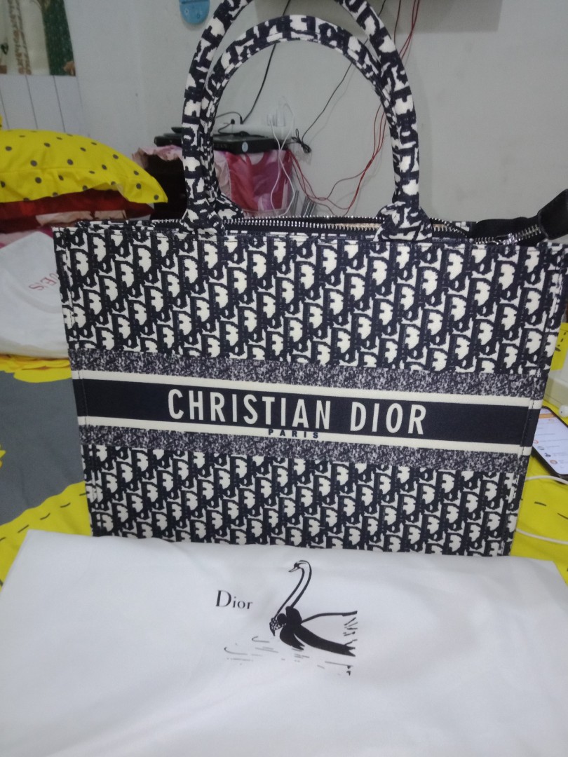 Harga tas christian best sale dior tote bag