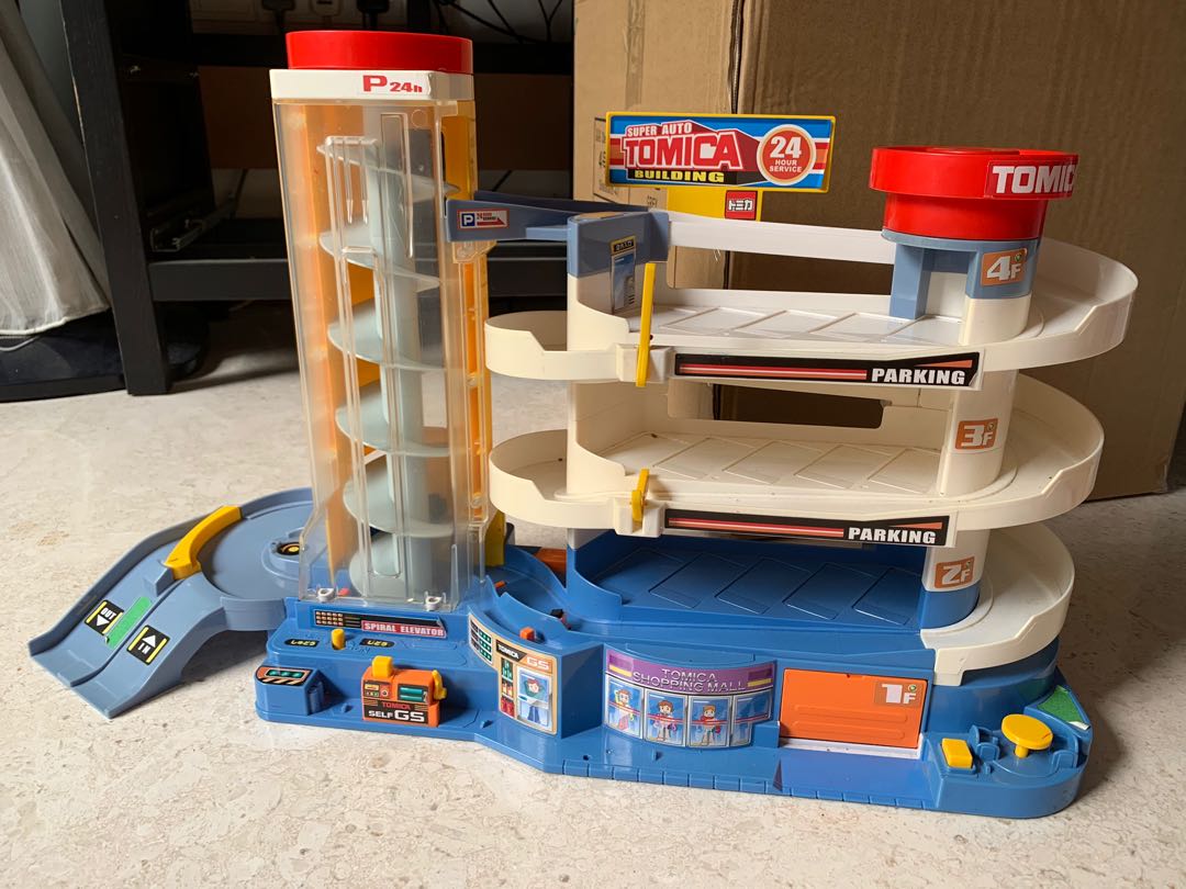 Tomica Carpark, Hobbies & Toys, Toys & Games on Carousell