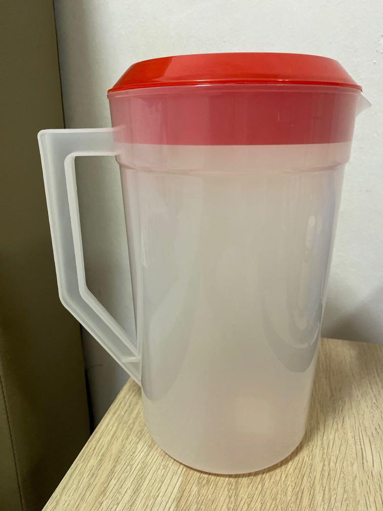 Tupperware Container (Category: Food Organisation & Storage) located in Singapore. Submitted by stella1210 (Listing ID 1055807989, Image 1). Description: Brand new Selling at $1 Can meet up at Tiong Bahru Plaza or Tiong Bahru MRT station :) .
