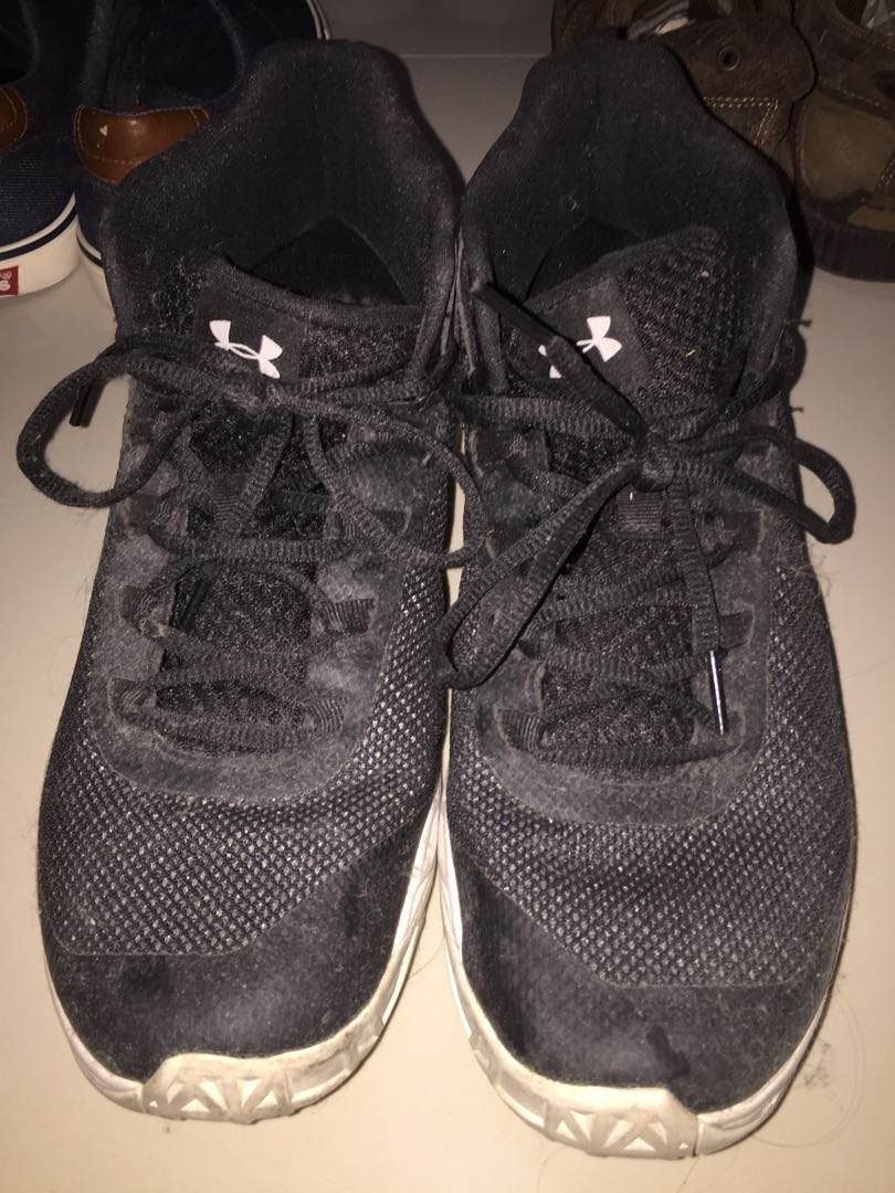 under armor men's black sneakers