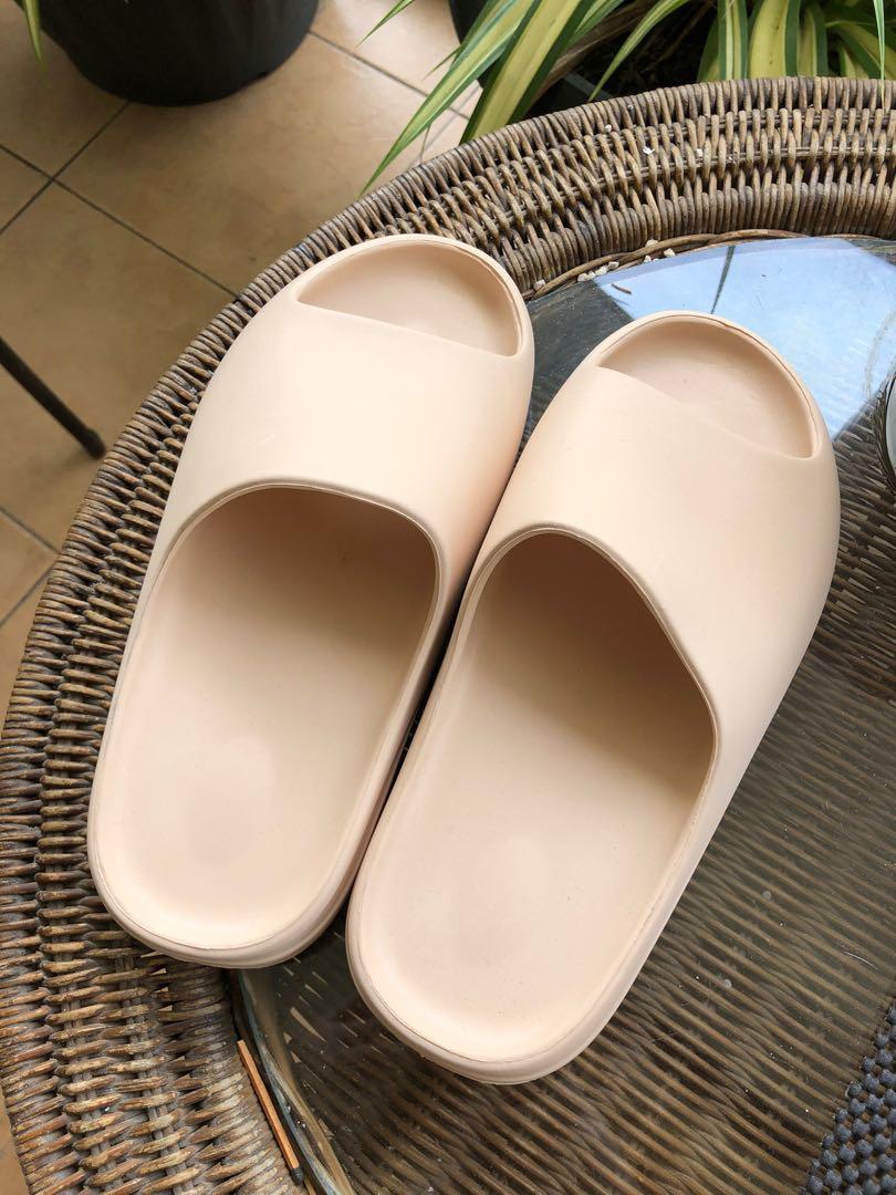 Unisex Yeezy Slides Dupe, Women's Fashion, Footwear, Flats u0026 Sandals on  Carousell