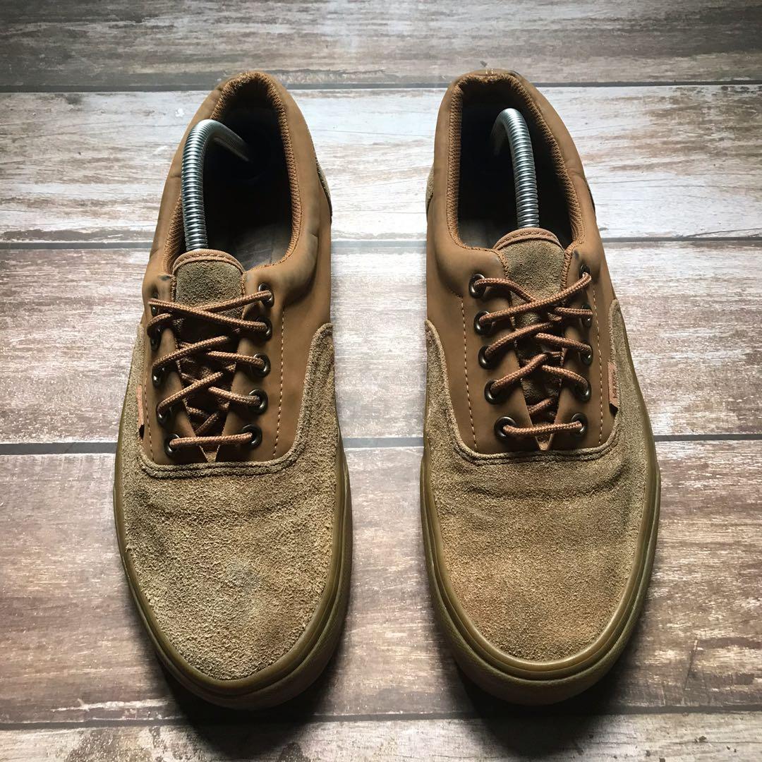 Vans era suede deals gum sole