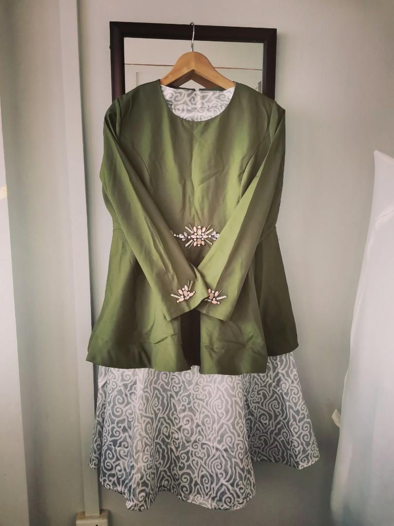 Baju Melayu Olive Green Like New Women S Fashion Muslimah Fashion Baju Kurung Sets On Carousell