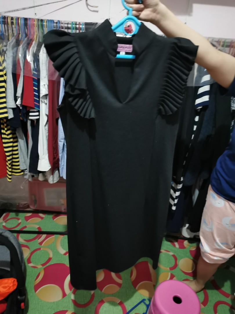 Black Office Dress (Category: Dresses) located in Quezon City. Submitted by professional.declutterer (Listing ID 1056126880, Image 1). Description: Black Office Dress - Used for several times only - medium MOP: BDO/BPI/Gcash/Paymaya Location: Roosevelt QC RFS: decluterring and for baby's vaccines.