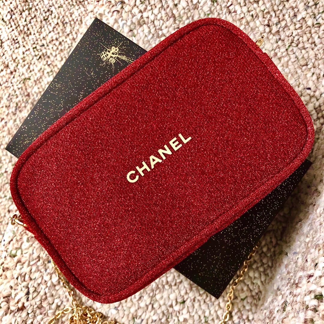 BN CHANEL 2020 Holiday Good to Glow Gift Set with Red Makeup Pouch