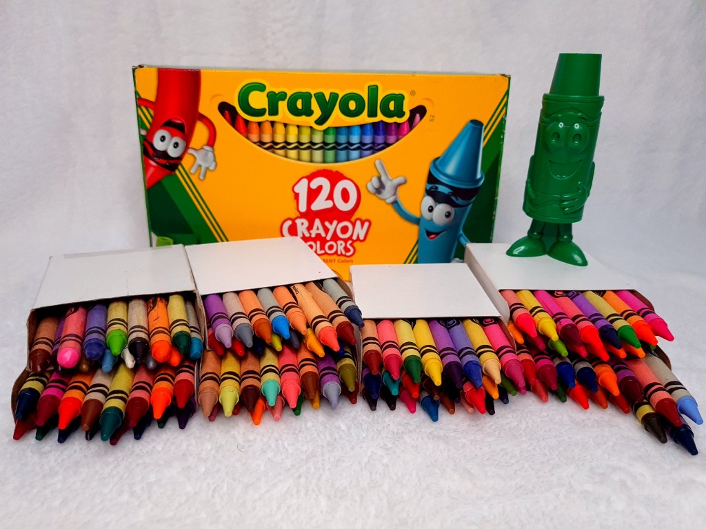 Crayola Ultimate Crayon Case Assorted Colors Pack Of 152 - Office Depot