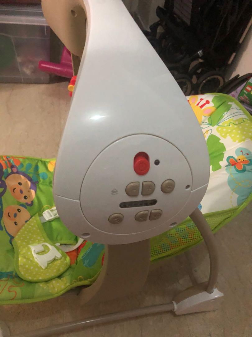 Fisher price rainforest 2in1 rocker, Babies & Kids, Infant Playtime