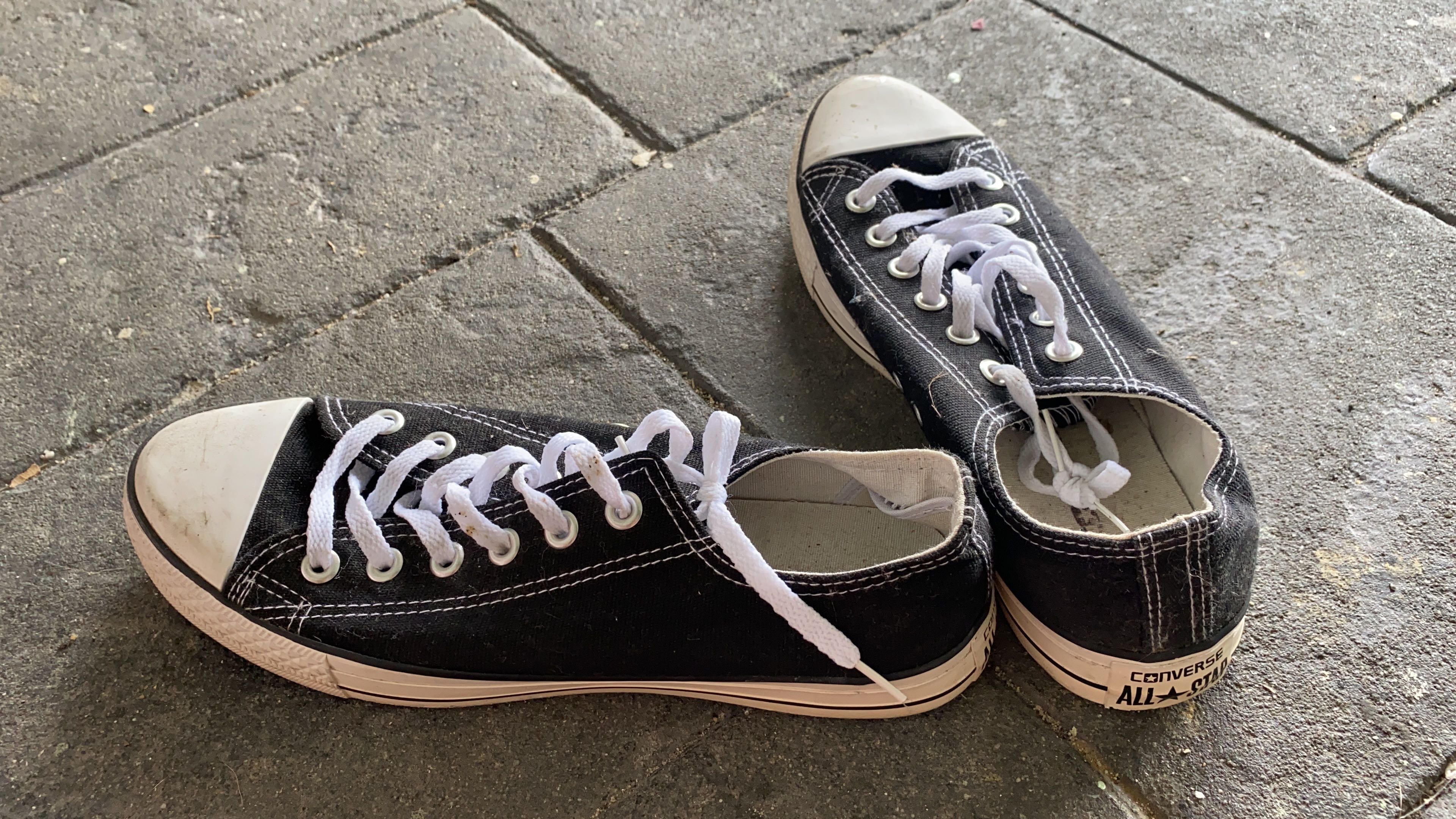 kasut converse cream