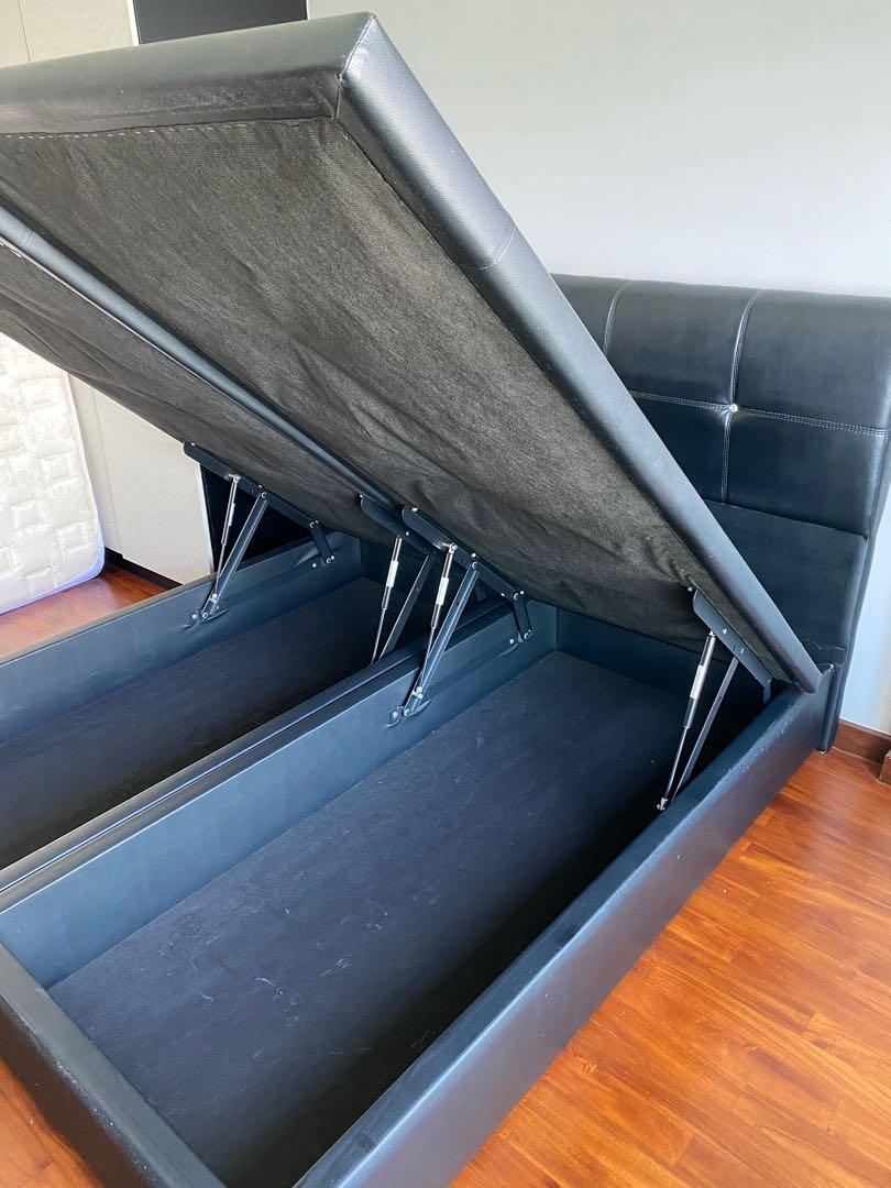 King size hydraulic bed frame, Furniture & Home Living, Furniture, Bed