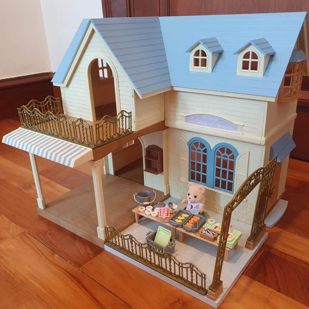 sylvanian courtyard restaurant
