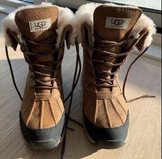 UGG ADIRONDACK BOOT III