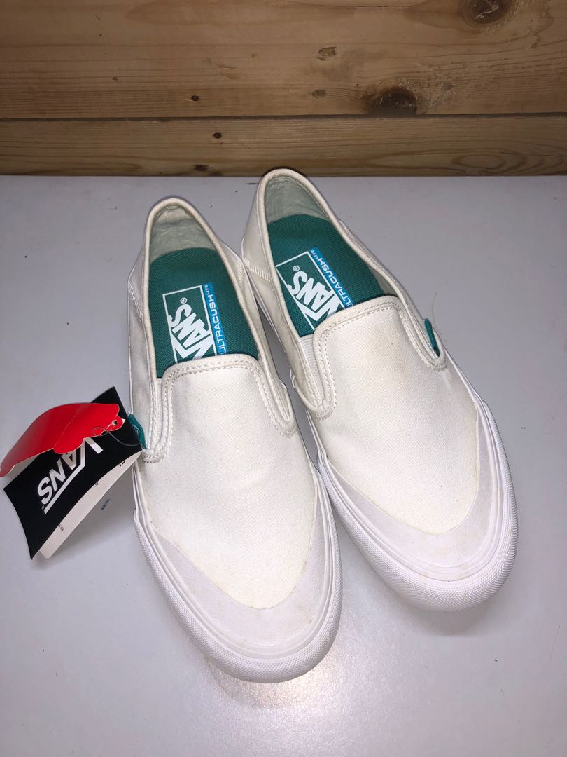 canvas vans white