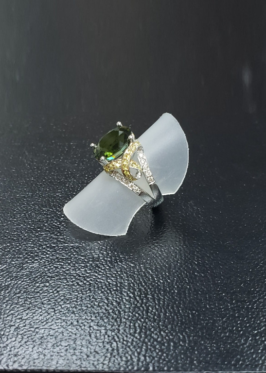 18k金，天然钻石戒指 (18k Gold, natural diamonds Ring)63438755742337112