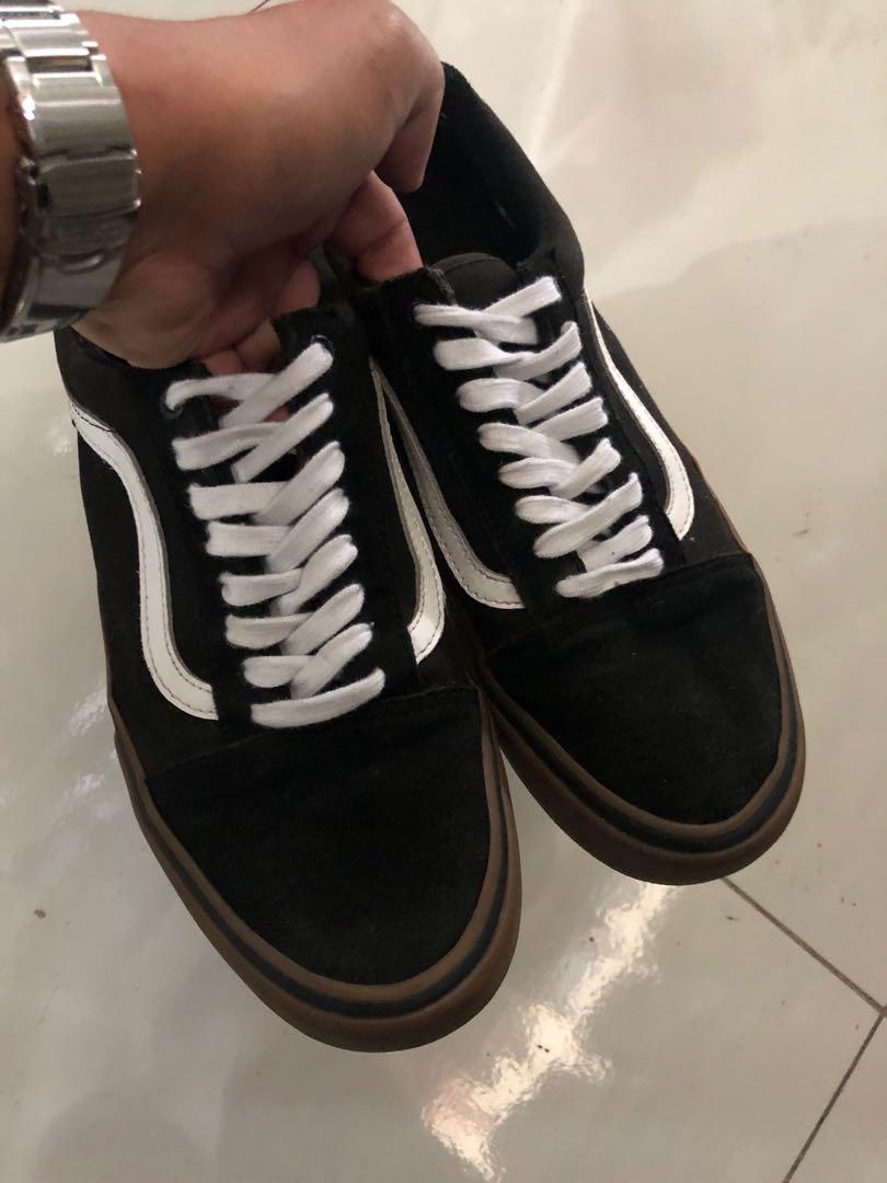 721454 Vans Oldskool Skate shoe Black/White/Gum sole, Men's Fashion ...