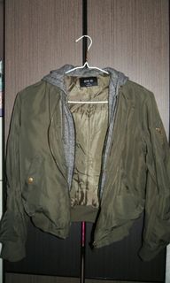 （分類：）位於 。 由 azomla 提交（商品編號 1056290214，圖片 1）。簡介： 。