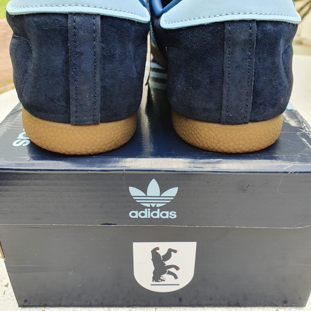 Adidas shop berlin box