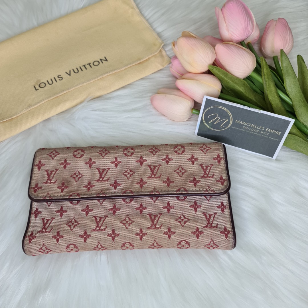 Louis Vuitton Monogram Tresor Wallet, Luxury, Bags & Wallets on Carousell