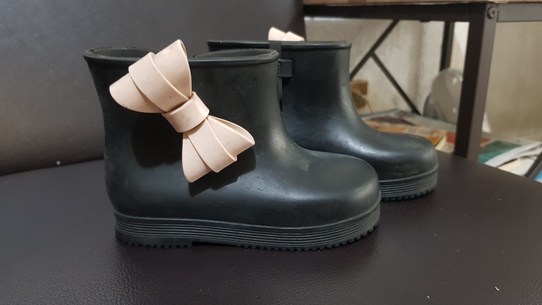 Mini melissa sales black boots