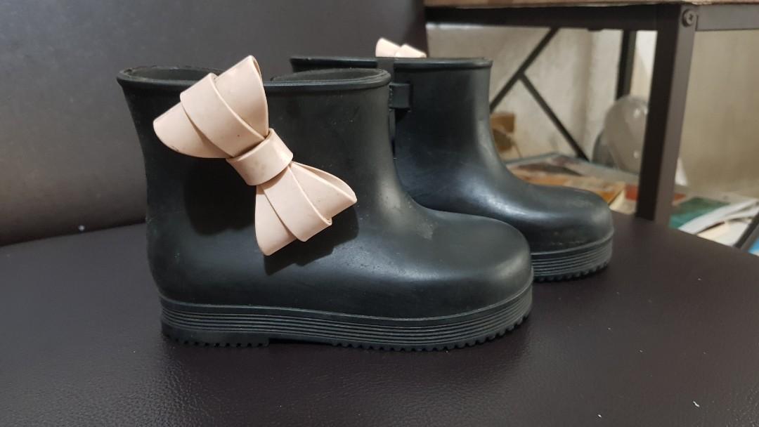 Mini melissa hotsell black boots