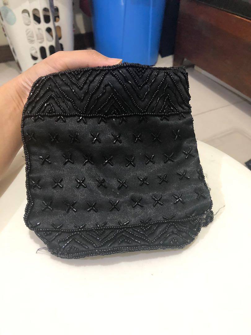 Beaded satin bag (Category: Cross-body Bags) located in Mandaluyong City. Submitted by sedpsk (Listing ID 1056312384, Image 1). Description: .