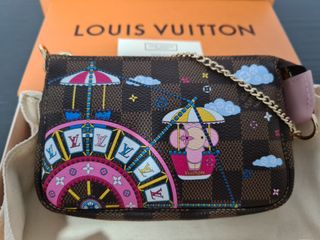 (Category: ) located in . Submitted by authentic_luxury_closet (Listing ID 1056290293, Image 1). Description: .