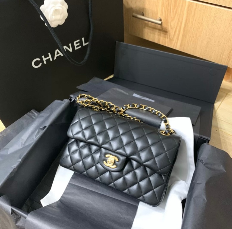 CHANEL CF25, Women's Fashion, Bags & Wallets, Cross-body Bags on Carousell