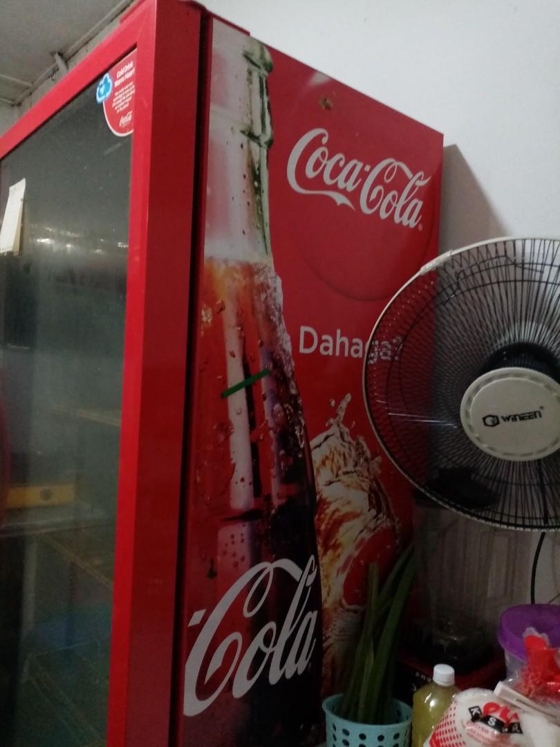 Chiller coca cola besar, TV & Home Appliances, Kitchen Appliances
